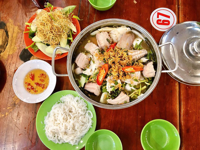 Nồi lẩu cá đuối Vũng Tàu chua cay